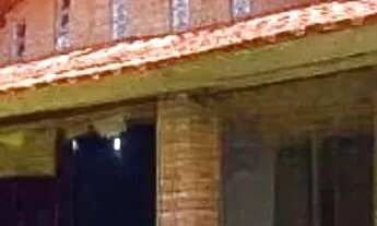 Imagem: Refúgio Rústico com Vista para a Pedra