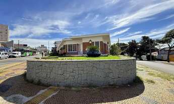 Imagem: Casa comercial de esquina e térrea para