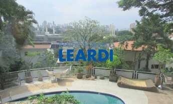 Imagem: CASA ASSOBRADADA - PACAEMBÚ - SP