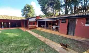 Imagem 2: ENCANTADORA RESIDÊNCIA TÉRREA EM ESTILO RÚSTICO NO CONDOMÍNIO VALE DO ITAMARACÁ, VALINHOS