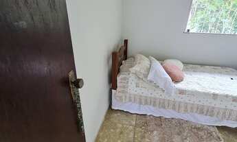 Imagem: Alugo quarto para moça