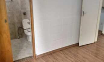 Imagem 6: Apartamento de quarto e sala, com 40 m2, com área externa de 30m2. Muito espaçoso!