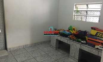 Imagem 6: Casa para venda tem 10 metros quadrados com 3 quartos em Centro - Itatiaiuçu - MG