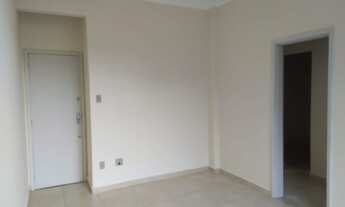 Imagem 7: Botafogo, quarto e sala com vaga de garagem a uma quadro do Colégio Santo Inácio