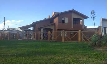 Imagem 2: Excelente imóvel com 5 dormitórios 100 metros do mar! Centro, Imbé