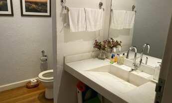 Imagem 4: Casa de condomínio sobrado para venda possui 460 metros quadrados com 7 quartos