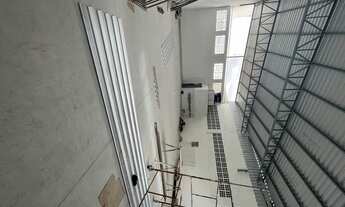 Imagem 2: Galpão próximo Av Marechal Campos, com 280M2, WC, piso industrial, pé direito 5 metros, OP