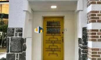 Imagem 3: LINDO SOBRADO COM QUINTAL, VARANDA E VAGA DE GARAGEM!