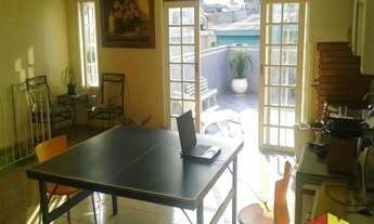 Imagem 2: Sobrado de 240 metros com 2 dormitórios, 3 vagas. Próximo de comercial em geral