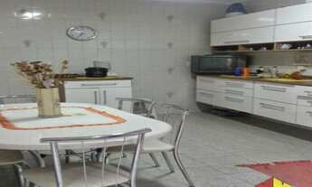 Imagem 6: Sobrado de 240 metros com 2 dormitórios, 3 vagas. Próximo de comercial em geral