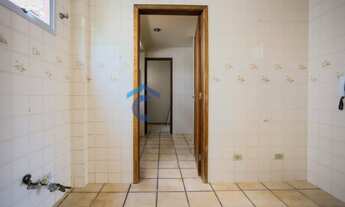 Imagem 7: Oportunidade no Cabral, Apartamento com ampla área privativa, 3 dormitórios, 1 suíte, 1 ba