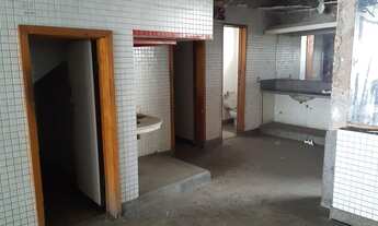 Imagem 4: Prédio com 2 andares na Estrada do Portela - Madureira