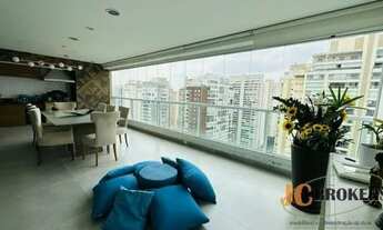 Imagem 3: Apartamento com 220 m² de área útil, 3 suítes, 4 vagas