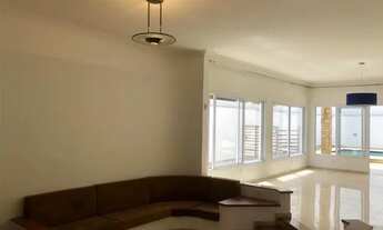 Imagem 2: Casa de condomínio para aluguel tem 420 metros quadrados com 4 quartos