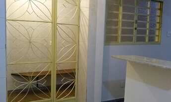 Imagem 7: Casa geminada à venda, pronta para morar, quartos c/ armários, 1 suíte, garagem p/ 1 carro