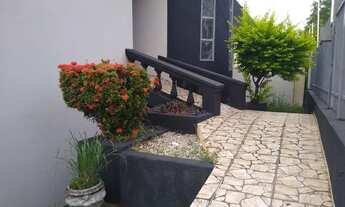 Imagem 1: Casa para aluguel possui 160 metros quadrados com 6 quartos em Bosque da Saúde - Cuiabá