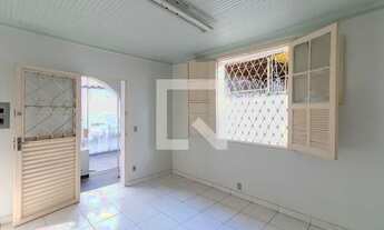 Imagem: Casa à Venda - Carlos Prates, 3 Quartos