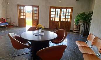 Imagem 6: Casa de condomínio para venda possui 330 metros quadrados com 3 quartos