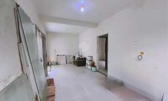 Imagem 6: Oportunidade! Casa em Reforma com Acabamento Iniciado, Terreno Amplo e Grande Potencial de