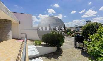 Imagem 4: Casa Ampla com Edícula e Acessos Automatizados - Próx. ao Terminal Pinheirinho, Aceita Per