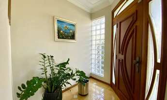 Imagem 4: Excelente Casa, Ampla com 255 m², 04 Dormitórios (1 Suíte) e Ampla Área Externa