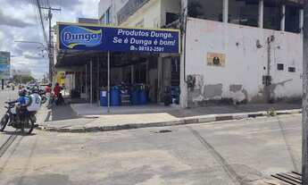 Imagem 4: Prédio na Avenida João Durval, sendo residência em cima e 3 pontos comerciais em baixo