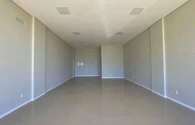 Imagem 6: Sala comercial térrea com aproximadamente 60 m²