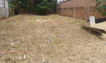 Imagem: Araraquara - Terreno Padrao - Parque Residencial