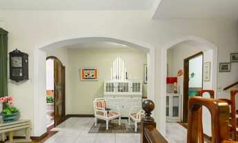 Imagem 3: Sobrado, com 3 dormitórios, 2 suítes, churrasqueira, quintal