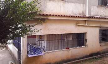 Imagem 6: Casa 190 m², dois andares, 3 quartos, duas vagas de garagem e ponto de comércio por 350 mi