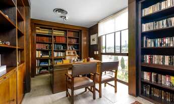 Imagem: LINDO SOBRADO DE 885 MTS COM 4 SUÍTES