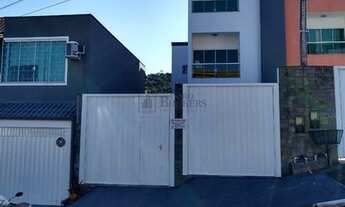 Imagem: Sobrado triplex com 3 suítes no Ariribá