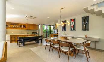 Imagem 2: Casa de condomínio sobrado para venda tem 410 metros quadrados com 4 quartos