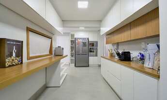 Imagem 6: Apartamento à venda ou locação, 482m² de Área Útil, recém reformado e mobiliado, há 7 minu