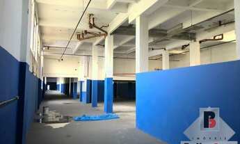 Imagem 3: Galpão em frente ao monotrilho Vila Ema