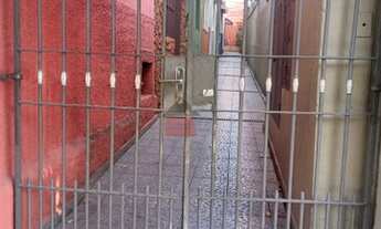 Imagem 2: Sobrado em vila fechada, com portão automático sem condomínio, à venda, com 100m², quintal