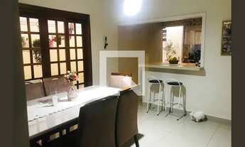 Imagem 2: Casa à Venda - Jardim Samambaia, 3 Quartos, 253 m2