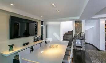 Imagem 2: Casa à Venda - Ouro Preto, 3 Quartos, 360 m2