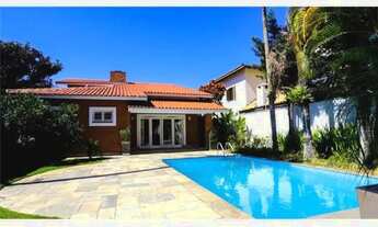 Imagem 2: Viva com conforto, segurança e praticidade em uma casa espetacular em Alto de Pinheiros!