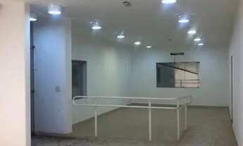 Imagem 3: Casa Comercial Térrea - Locação / Frente Face Sombra Recepção ampla