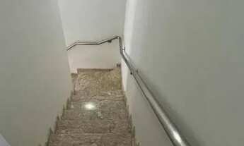 Imagem 2: Casa para venda possui 190 metros quadrados com 3 quartos em Jardim Aeroporto - São Paulo