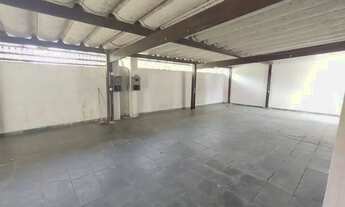 Imagem 3: Casa para aluguel possui 240 metros quadrados com 4 quartos