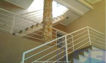 Imagem 2: Sobrado para venda possui 505 metros quadrados com 4 quartos