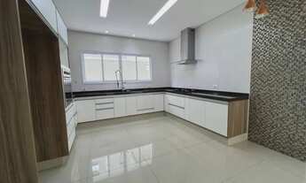 Imagem 3: Casa de condomínio sobrado para venda tem 220 metros quadrados com 3 quartos