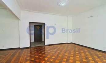 Imagem 2: Luxuoso Apartamento de 4 Quartos em Copacabana para Alugar