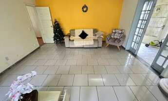 Imagem 9: Casa com 3 Quartos e 3 banheiros à Venda, 270 m² por R$ 800.000