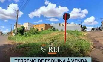 Imagem: Terreno de Esquina à Venda Localizado no