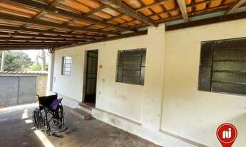 Imagem 2: Casa com 3 dormitórios para alugar, 150 m² por R$ 1.400,00/mês - Centro - Brumadinho/MG