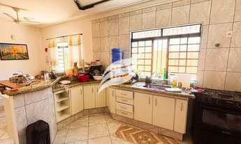 Imagem 4: Casa com 05 quartos e 03 suítes à venda próxima a Havan