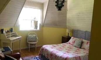 Imagem 2: Casa para venda tem 380 metros quadrados com 4 quartos em Capivari - Campos do Jordão - SP